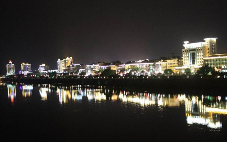 上杭江滨路夜景
