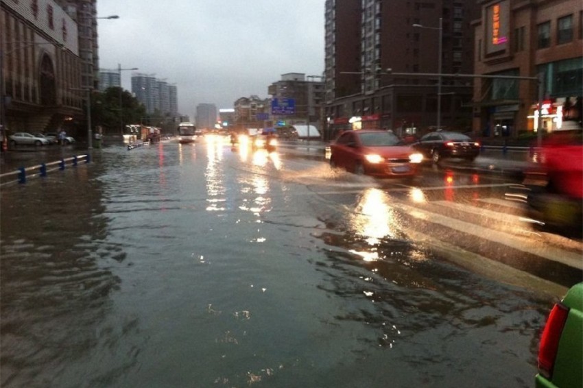 暴雨城市